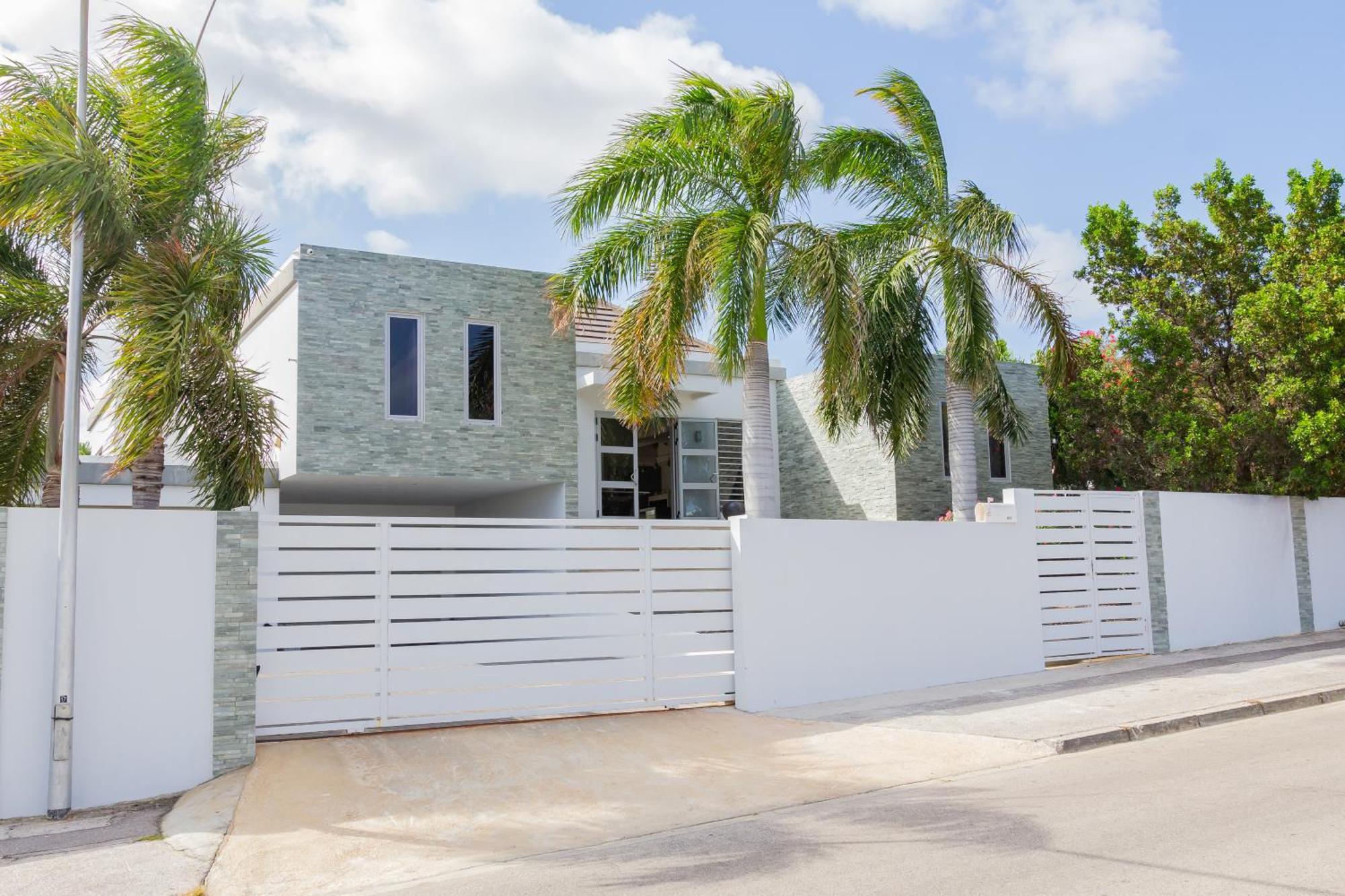 Stylish 4 Bedroom Modern Villa Design, Walking Distance From The Beach Jan Thiel Dış mekan fotoğraf