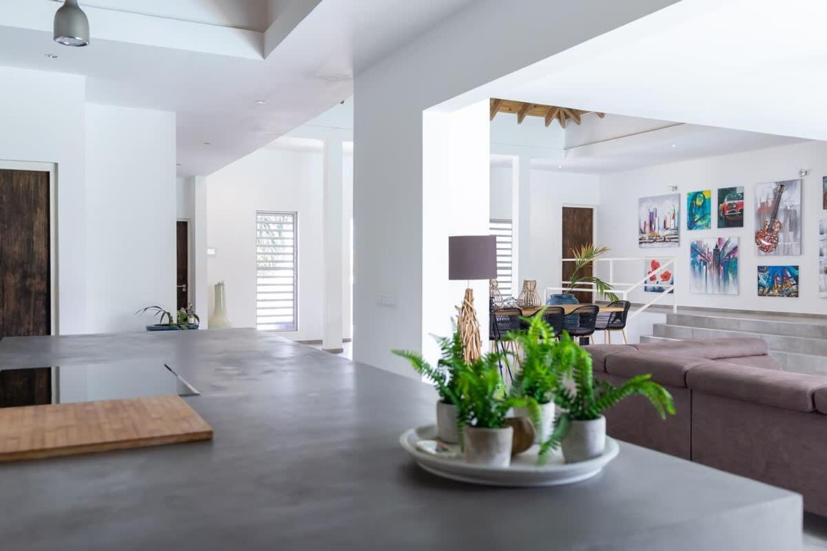 Stylish 4 Bedroom Modern Villa Design, Walking Distance From The Beach Jan Thiel Dış mekan fotoğraf