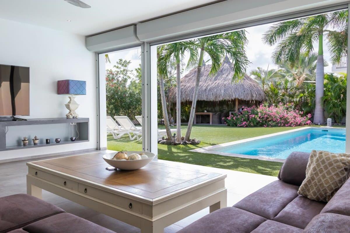 Stylish 4 Bedroom Modern Villa Design, Walking Distance From The Beach Jan Thiel Dış mekan fotoğraf